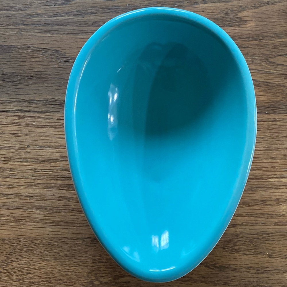 Vintage Chantal Egg Shaped 1 Cup Baking Dish. 
93-EG12. Blue and White Color.